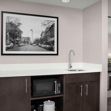 Hampton Inn Истон Экстерьер фото