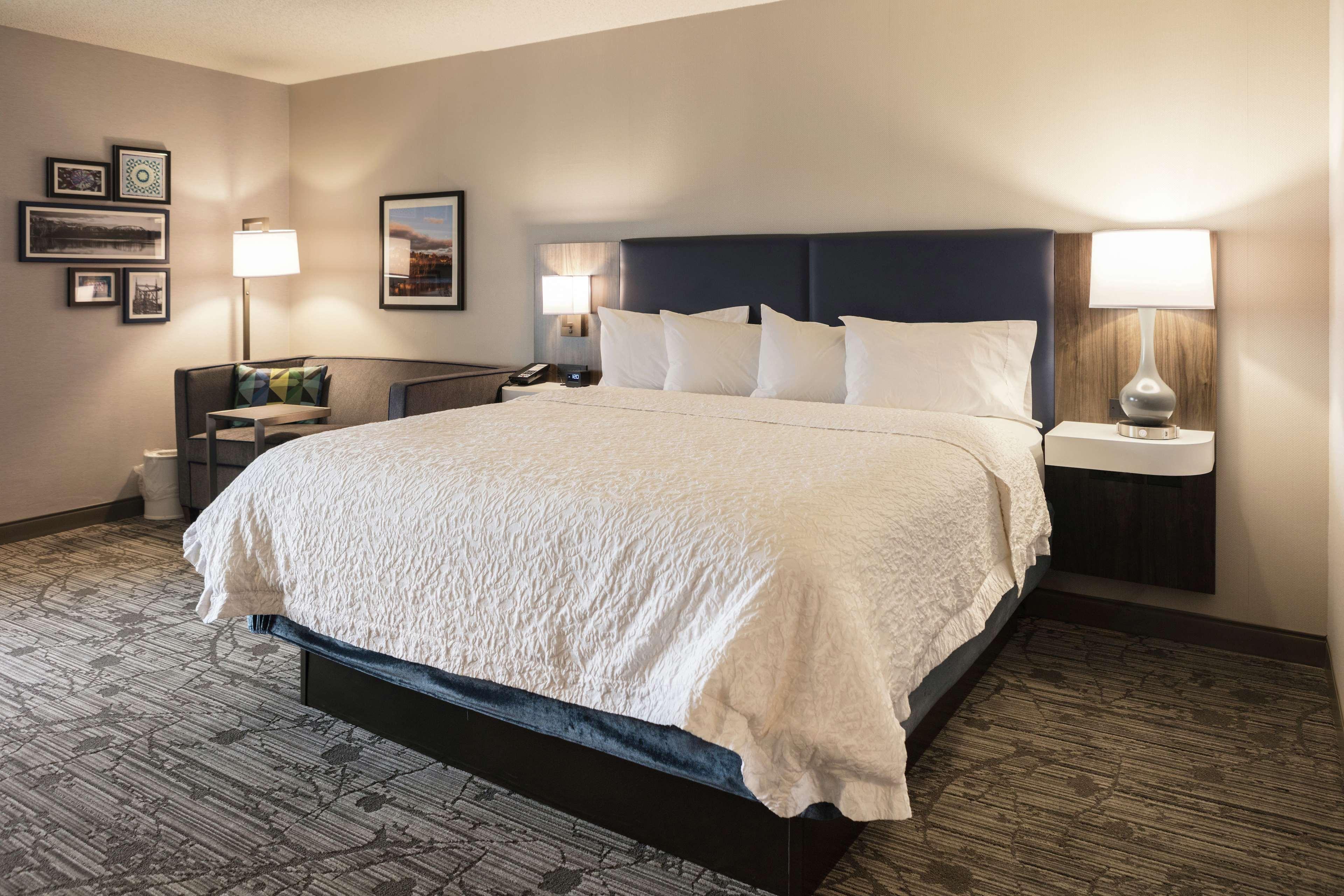 Hampton Inn Истон Экстерьер фото