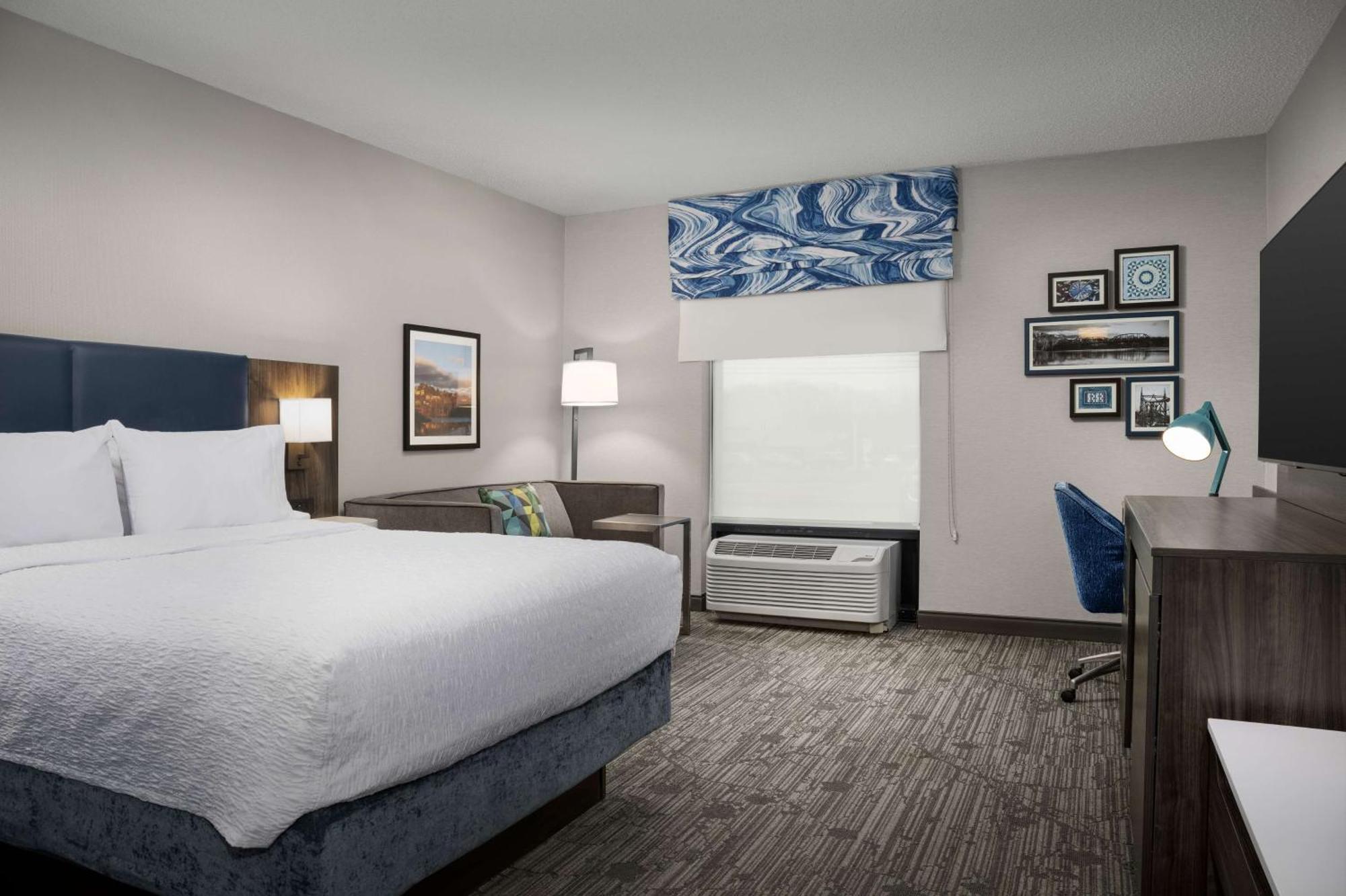 Hampton Inn Истон Экстерьер фото