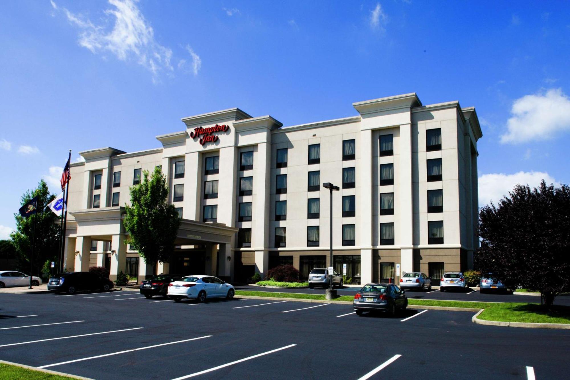 Hampton Inn Истон Экстерьер фото