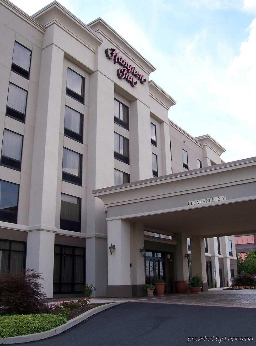 Hampton Inn Истон Экстерьер фото